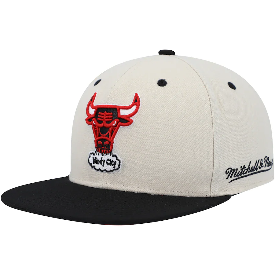 Mitchell & Ness Chicago Bulls Cream 1998 NBA Finals Hardwood Classics Fitted Hat - Image 4