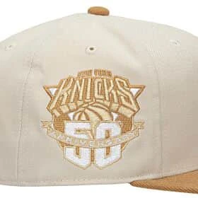 Mitchell & Ness New York Knicks Sandman Cream/Light Brown Hardwood Classics Fitted Hat - Image 3