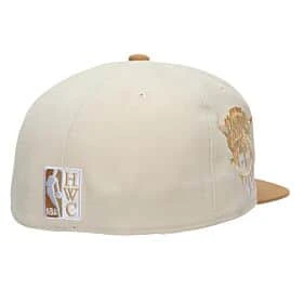 Mitchell & Ness New York Knicks Sandman Cream/Light Brown Hardwood Classics Fitted Hat - Image 4
