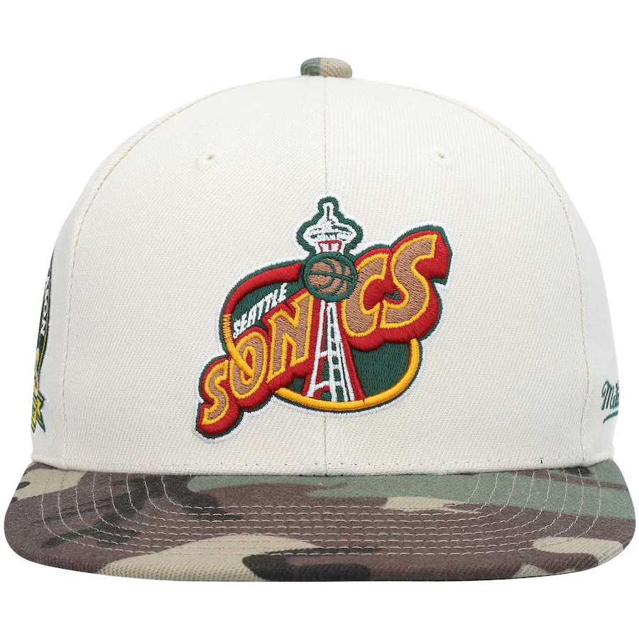 Mitchell & Ness Seattle SuperSonics Cream Hardwood Classics 40th Team Anniversary Patch Off White Camo Fitted Hat - Image 5