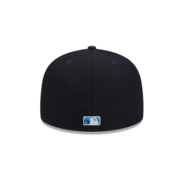 New Era Atlanta Braves Metallic Gradient 2023 59FIFTY Fitted Hat - Image 6