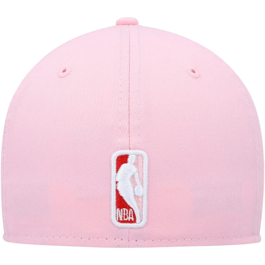 New Era Chicago Bulls Pink/Red Candy Cane 59FIFTY Fitted Hat - Image 4