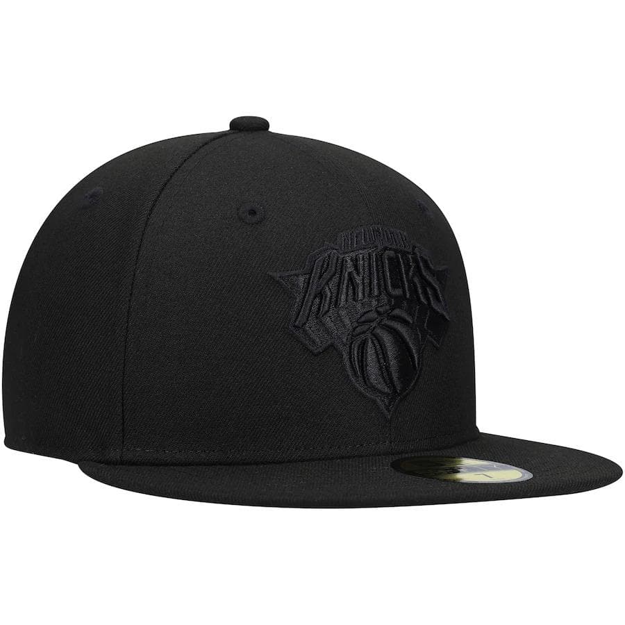 New Era New York Knicks Black on Black 59Fifty Fitted Hat - Image 3
