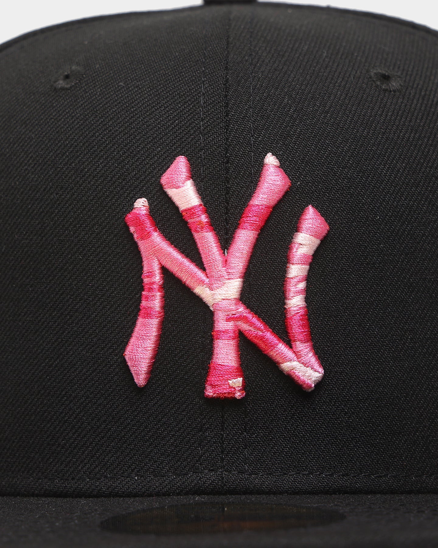 New Era New York Yankees 'Pink Camo' Undervisor 59FIFTY Fitted Hat - Image 5