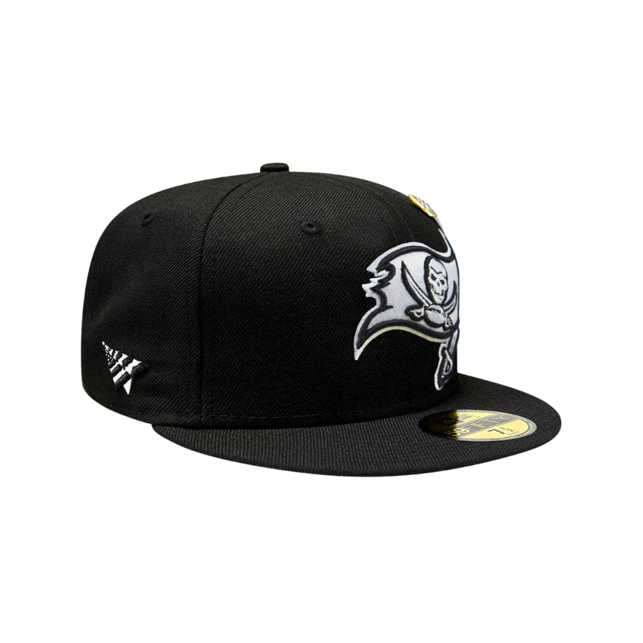 New Era Paper Planes x Tampa Bay Buccaneers 59FIFTY Fitted Hat - Image 3